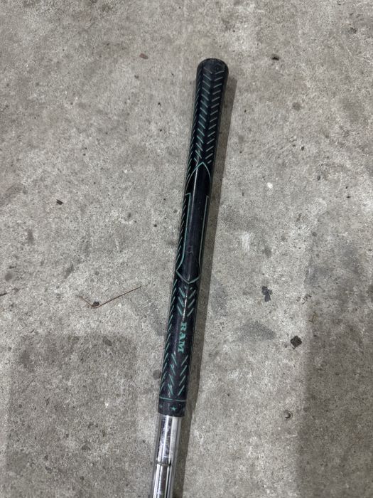 Клюшка пиз*ити по хрибті