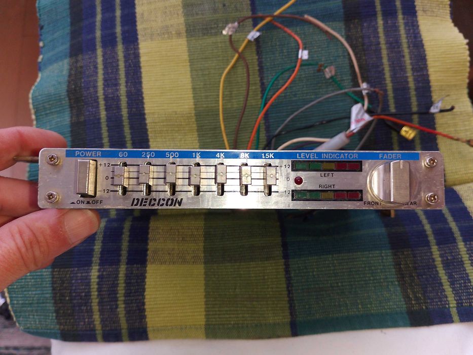 Equalizador DECCON com 7 bandas de frequência para Auto Rádio