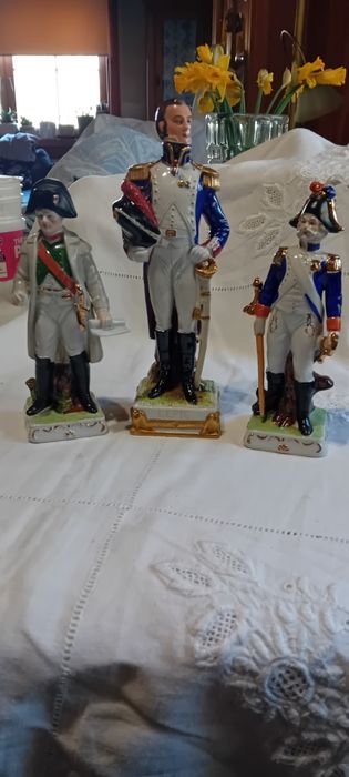 Zestaw 3 postaci żołnierzy napoleonskich - porcelana niemiecka
