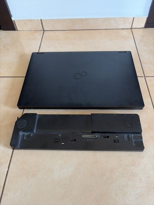 Laptop  Fujitsu SUPER STAN Lifebook e559 core i5, 16GB ram, 512 SSD