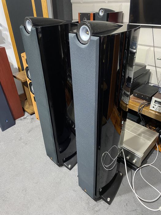 Triangle Genese Lyrr black piano