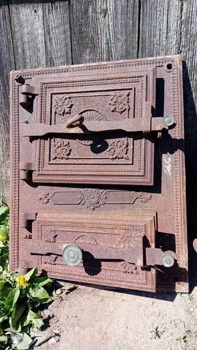 Żeliwne zabytkowe drzwiczki od pieca kaflowego