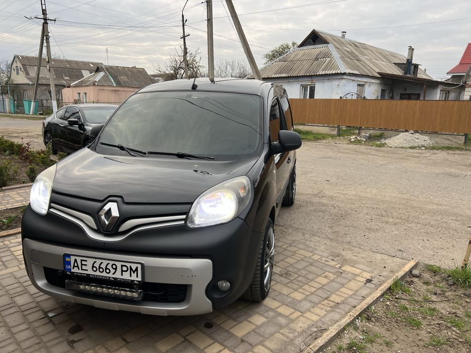 Renault.    kangoo