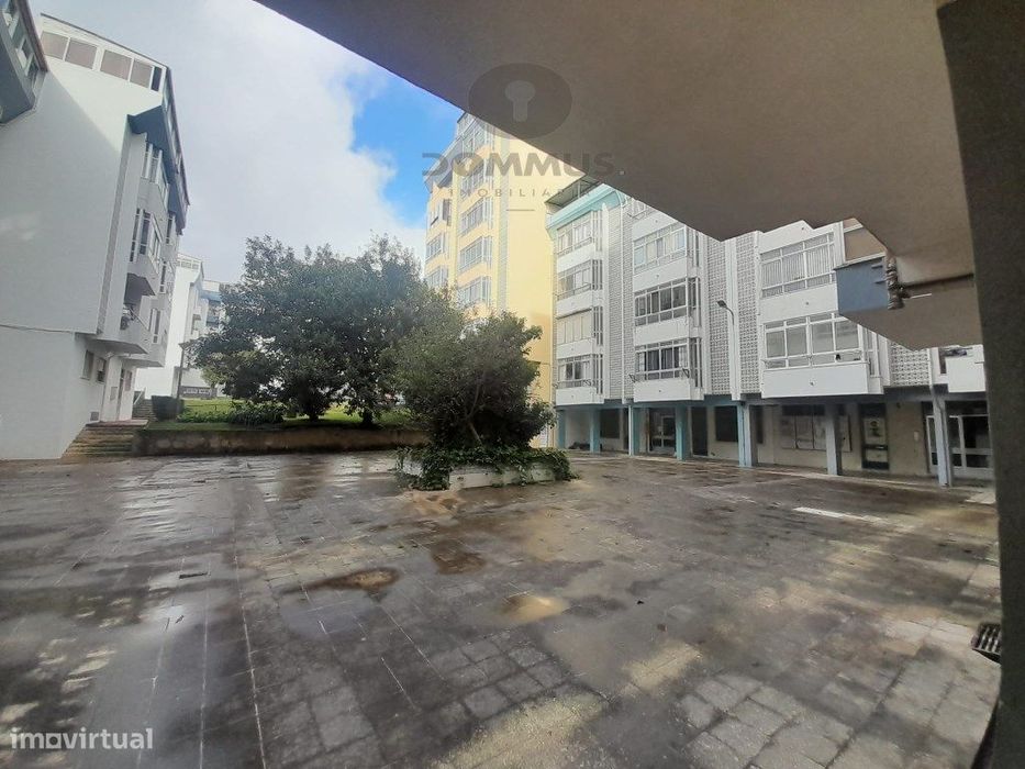 Loja com Rentabilidade - Centro de Rio de Mouro (Rinchoa)