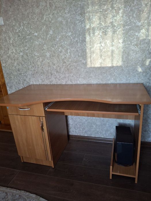 Продам робочий стіл!