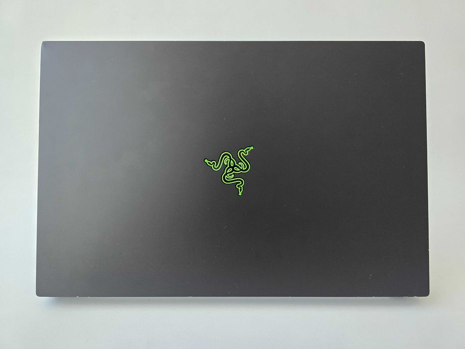 Razer Blade 18 (2023) I9 13950HX/RTX 4070/RAM 32GB/SSD 1TB/QHD+240Hz