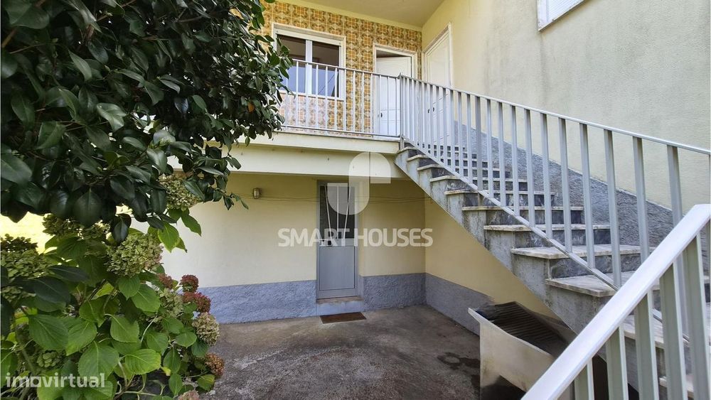 Moradia T3 Pomares c/ grande terreno