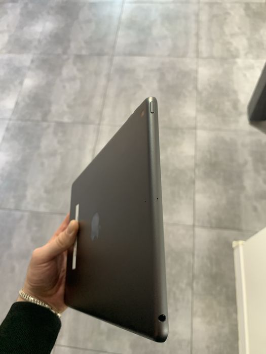 iPad 8th 32GB Space Gray