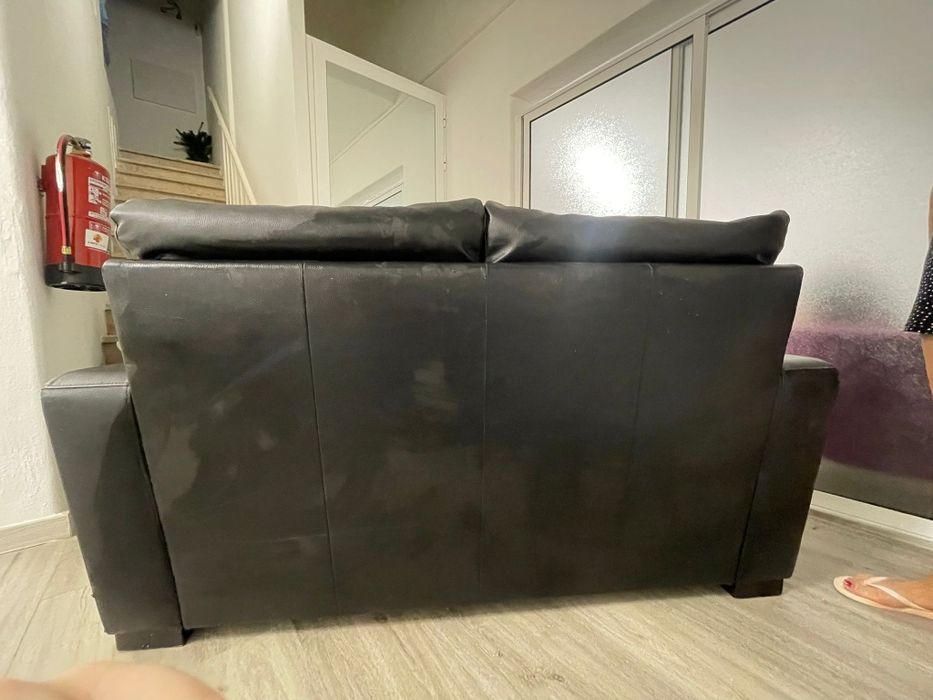 Sofá em pele em muito bom estado