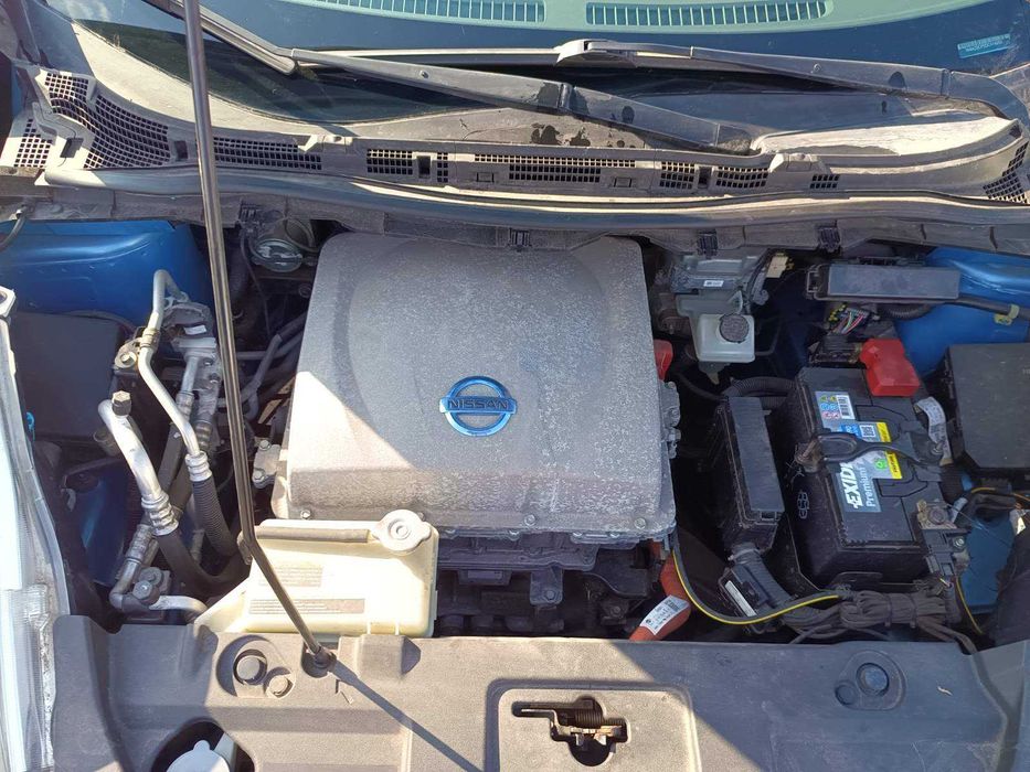 Продам Nissan leaf