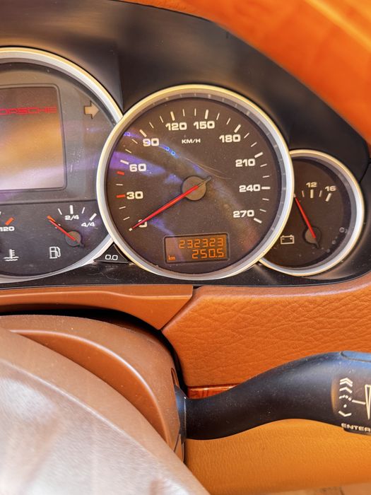 Продам  Porsche Cayenne