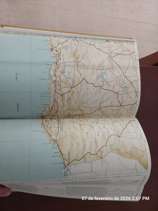 Livro "Tesouros Artísticos De Portugal"