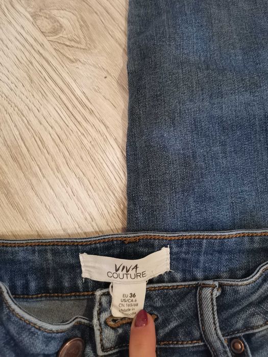 Spodnie jeansowe z motywem kwiatowym VivaCouture 36