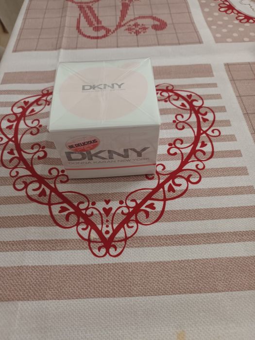 Perfume DKNY novo