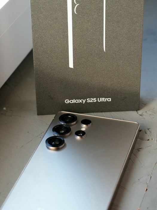 Samsung Galaxy S25 Ultra 256GB Dourado - Com Fatura e Garantia (Como Novo)