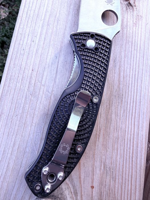 Nóż składany Spyderco Tenacious Lightweight 8Cr13MoV