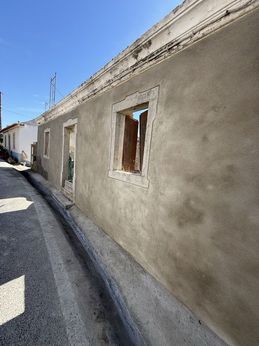 Construcao civil- Ladrilho capoto reboco alvenaria pinturas maquinas etc