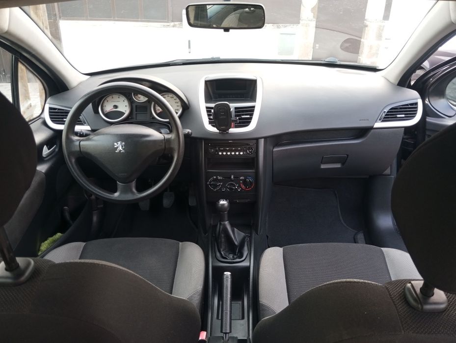 Peugeot 207 1.4 gasolina impecável