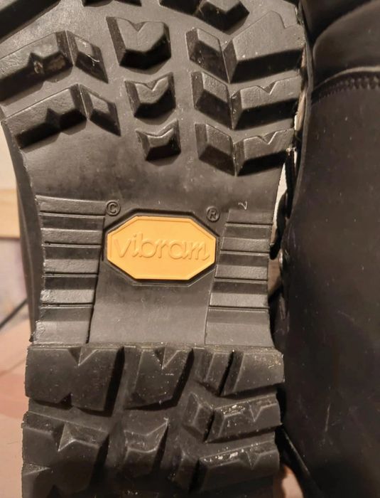 Buty skórzane Vibram