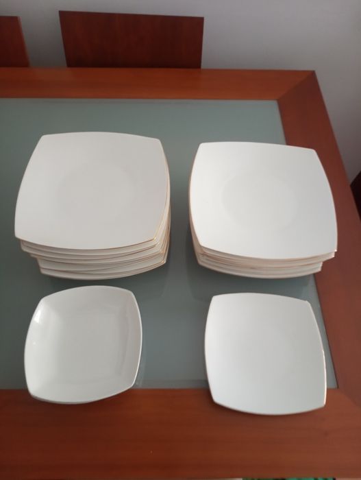 conjunto de Loiça -18 Pratos - Nouvelle Classique Fine Porcelain*