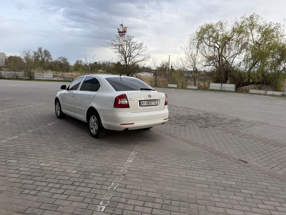 Продам шкоду Октавію 1.6 MPI офіційну не фарбовану  2012г