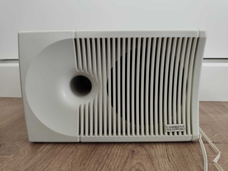 Sistema de Som Cambridge SoundWorks 2.1 – Entrada AUX