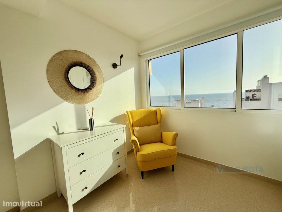 Apartamento T1 Renovado com Vista Mar a 100 metros da Praia Quarteira