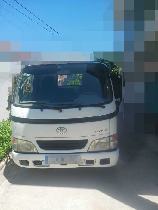 Toyota Dyna 3 lugares com caixa basculante