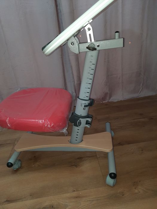 Stolik Ergonomiczny z Siedziskiem