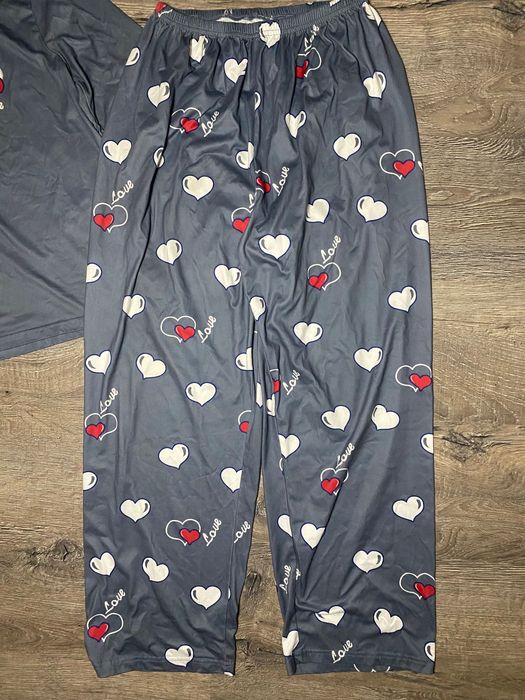 Сіра жіноча піжама в сердечках M комплект кофта-штани для дому