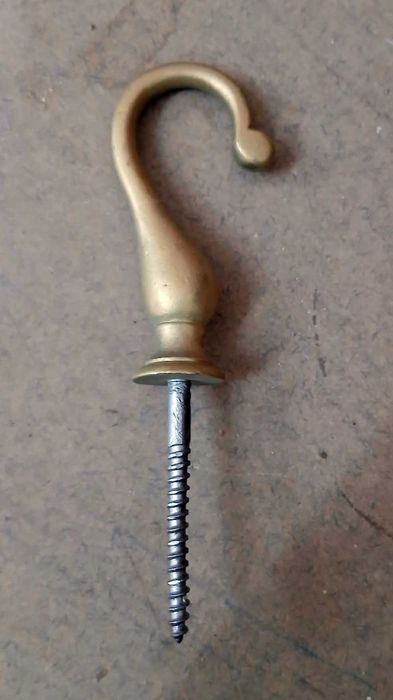 Ganchos / Cabides Antigos para Roupa