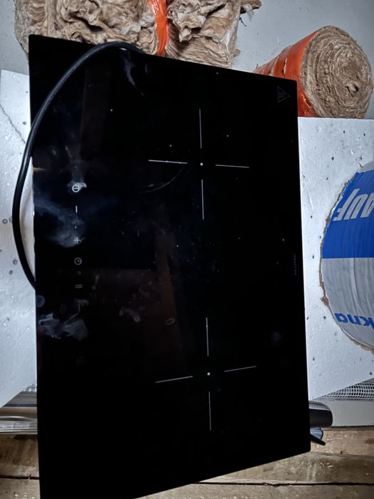 Płyta indukcyjna 2 palnikowa.