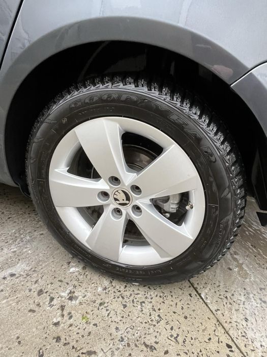 Фабія 2 1.6 бензин