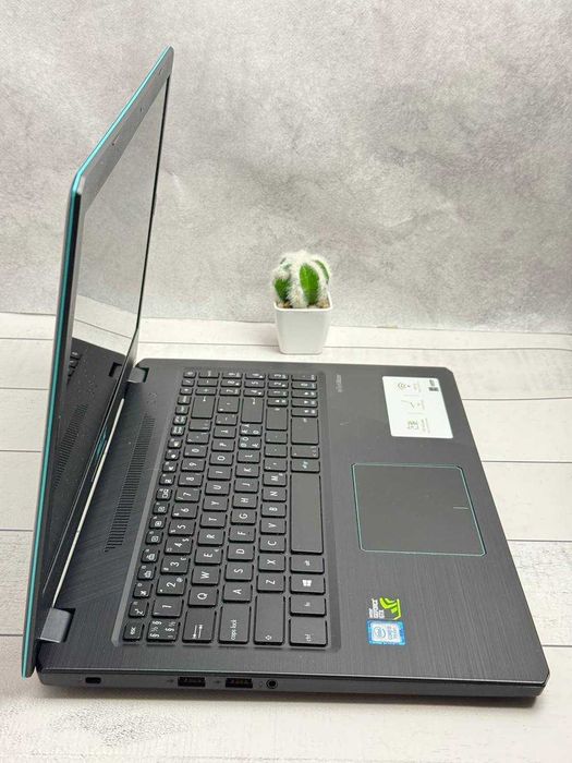 Asus X570U i5-8250U 8ram ssd 256 GTX 1050 2gb