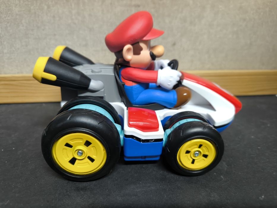 Carrinho do Mario Kart
Carrinho do personagem Mario, pronto para acele