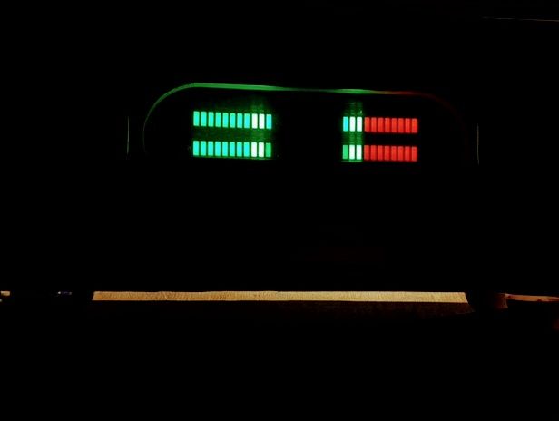 Nautilus - stereofoniczny wskaźnik LED wysterowania sygnału audio.