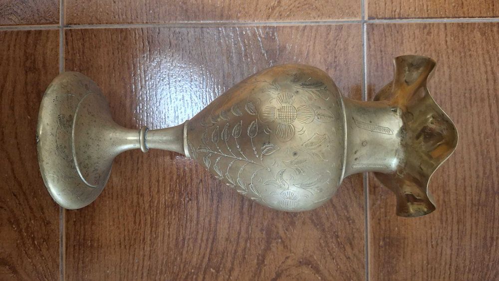 jarro decorativo latão maciço