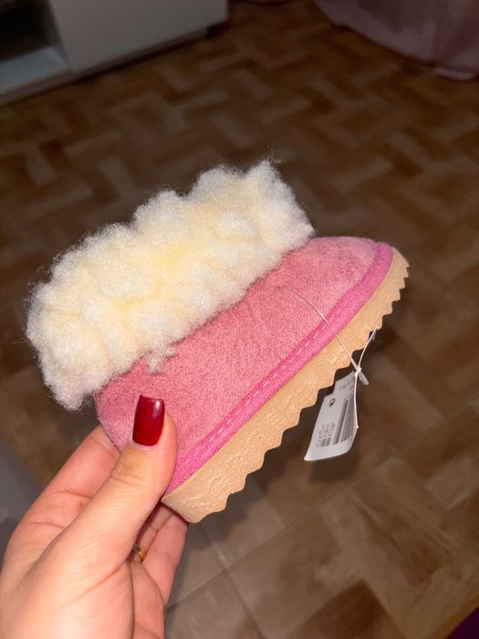 Pantufas rosa com pelo bebe