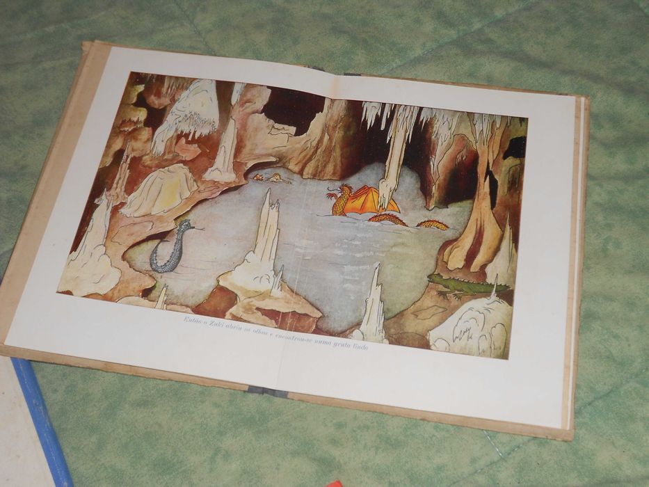 Livros antigos e modernos juvenis criança infantil