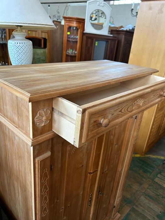 Wysoka komoda / bieliźniarka