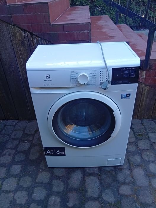 Pralka automatyczna Elektrolux-slim, uszkodzony programator