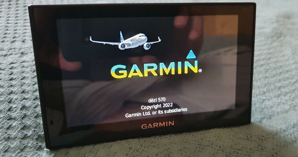 Garmin Dezl 580 (5"/4") Навігатор для Вантажівки.
Garmin Dezl