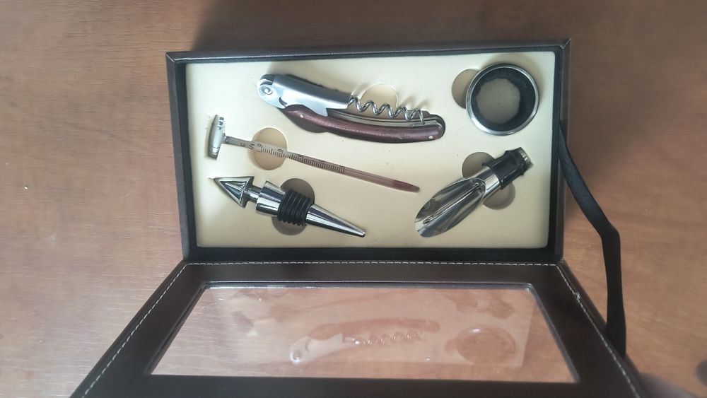 Zestaw do wina na prezent