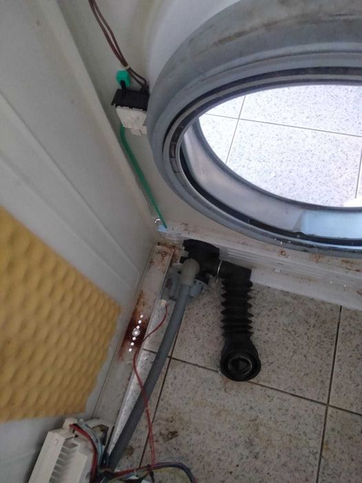 Maquina lavar 8kg ariston wmg 823 eu