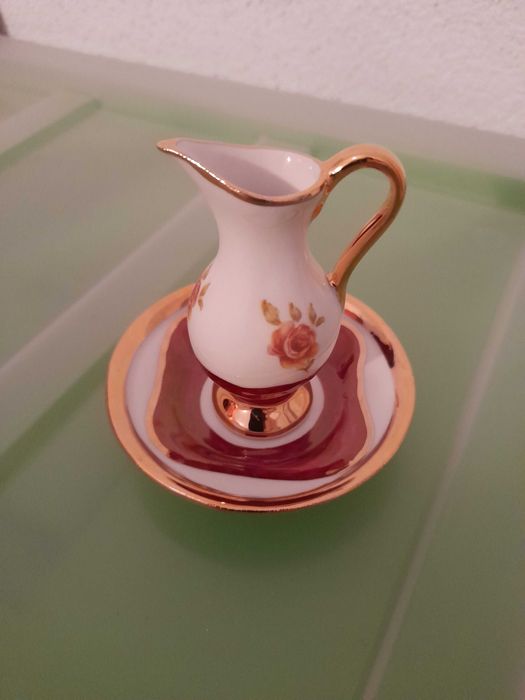 Conjunto Prato e Jarra, da Porcelanas Atlântica ATL