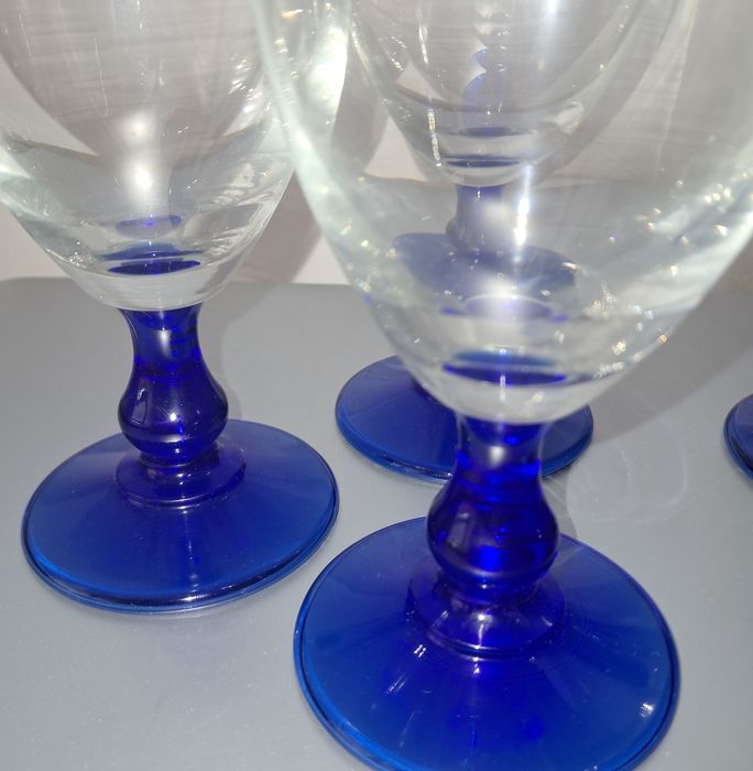 Conjunto de copos pé azul