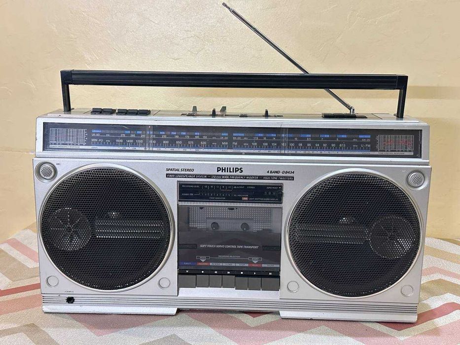 Магнитола Philips D8434