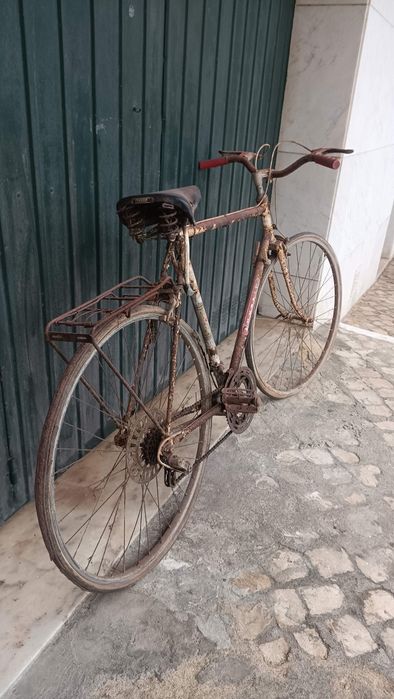 Pasteleira antiga