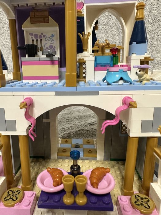 LEGO Disney Princess замок + королівська карета Аврори