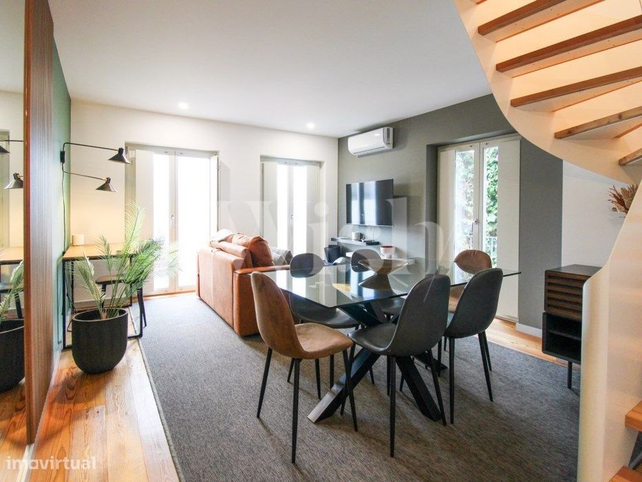 T2 Duplex with an active Local Accommodation (AL) licence in the historic centre...